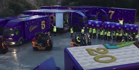 Cadbury crea un calendario de adviento gigante con 24 camiones #cadvent