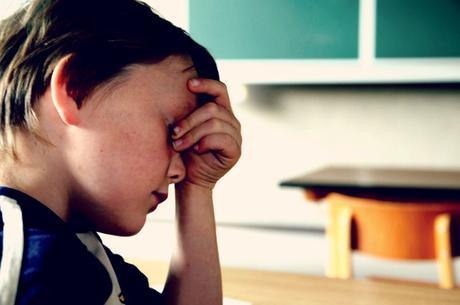 10 formas de empoderar respetuosamente a tu hijo niño cansado