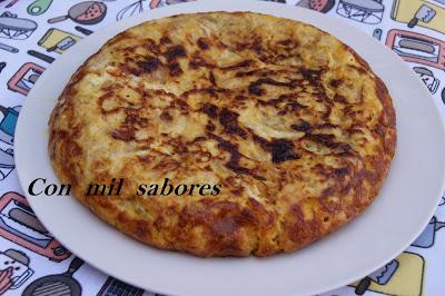 TORTILLA DE CALABACÍN Y CEBOLLA CARAMELIZADA