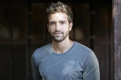 [ENTREVISTA] El diario de Pablo Alborán con el Tour Terral: fans colándose en los hoteles, regalos románticos y más