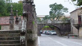 Cambados, su centro histórico y su afición al vino