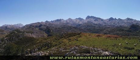 Panorámica desde el Pico Mosquital en los Lagos de Covadonga