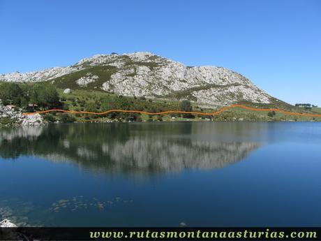 Ruta Lagos de Covadonga PR PNPE-2: Sombra sobre el lago enol