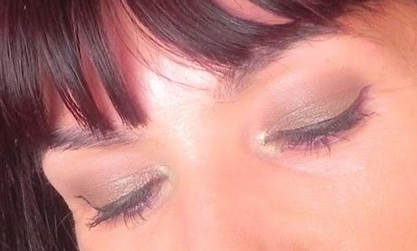 Look-para-todo de otoño: Marrón con toques de color (look y manicura)