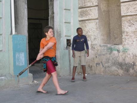 nic3b1os-jugando-pelota