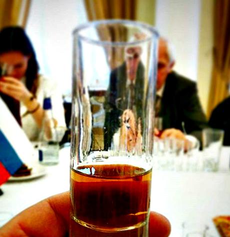 Una cata de 12 vodkas en la embajada de Rusia [#Nazdrovia]