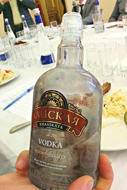 Una cata de 12 vodkas en la embajada de Rusia [#Nazdrovia]