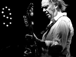 Neil Young cumple hoy 70 años.