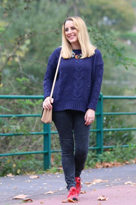 Con collar de flores