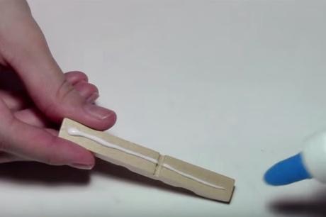 DIY - SERVILLETERO CON PINZAS DE MADERA