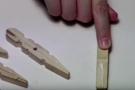 DIY - SERVILLETERO CON PINZAS DE MADERA