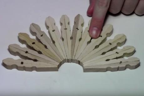 DIY - SERVILLETERO CON PINZAS DE MADERA