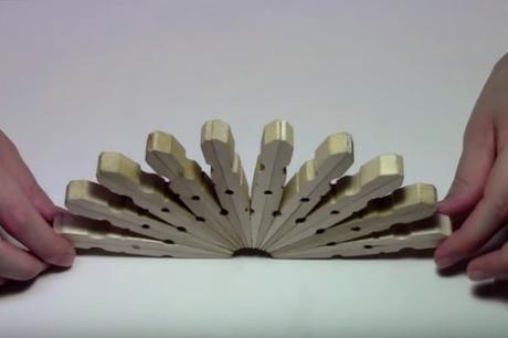 DIY - SERVILLETERO CON PINZAS DE MADERA