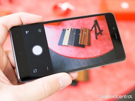 Igogo: conoce al OnePlus X, el nuevo rey de la gama media