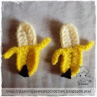 2398.- Apliques de crochet