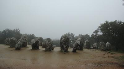 DE LA GRUTA DO ESCOURAL AL CROMLECH DOS ALMENDREShttp://b...