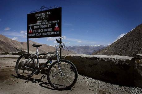 Algunas de las escaladas ciclistas más complicadas a nivel mundial que deberían estar en tu lista: Dante´s View y Khardung Pass Algunas de las escaladas ciclistas más complicadas a nivel mundial que deberían estar en tu lista: Dante´s View y Khardung Pass