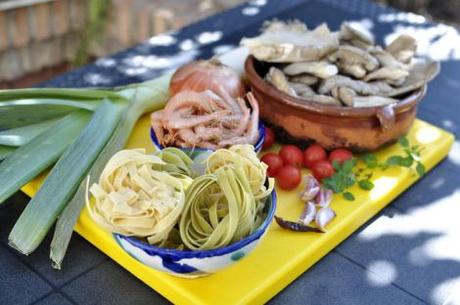 nidos-de-pasta-con-gambas-setas-y-tomates-cherry-01