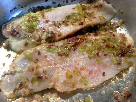 Filete de pargo con aceitunas y almendras - Filete de pescado con aceitunas y almendras - Dentice impanato con olive e mandorle - Sea bream with olives and almonds pargoempanado2