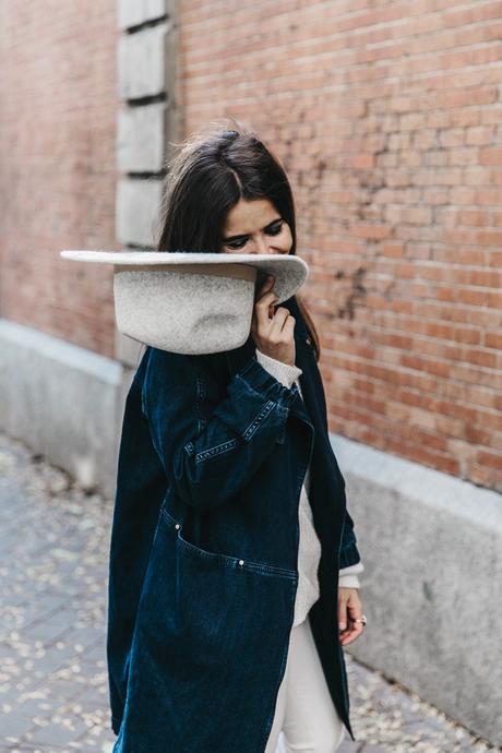 Denim_Coat-White_Outfit-GRey_Hat-Lack_OF_Colors-Sneakers-Outfit-Street_Style-9