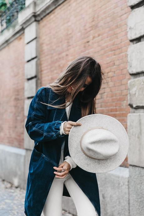 Denim_Coat-White_Outfit-GRey_Hat-Lack_OF_Colors-Sneakers-Outfit-Street_Style-11