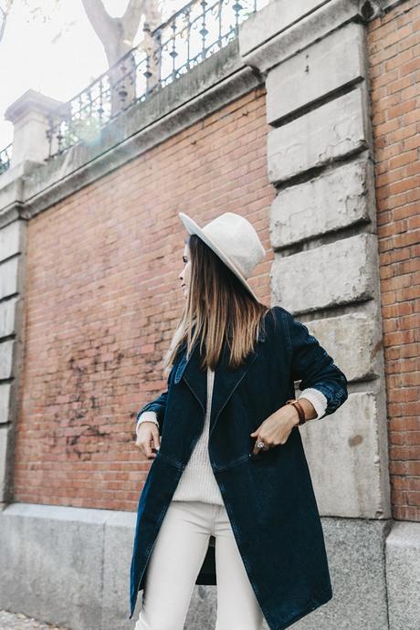 Denim_Coat-White_Outfit-GRey_Hat-Lack_OF_Colors-Sneakers-Outfit-Street_Style-35