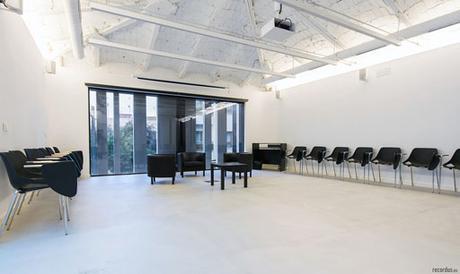 Mercado Getafe REPORTAJE FOTOGRÁFICO DEL CENTRO DE USOS MÚLTIPLES EN GETAFE, DISEÑADO POR A-CERO