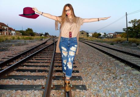 Vaqueros boyfriend y maxi camiseta