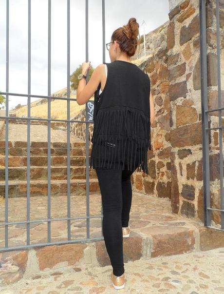 BLACK FRINGED BLACK FRINGED