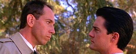 Novedades seriéfilas: Juego de Tronos, Daredevil, La materia oscura, Dead Menn Walking, Twin Peaks, trailers y últimos fichajes. Novedades seriéfilas: Juego de Tronos, Daredevil, La materia oscura, Dead Menn Walking, Twin Peaks, trailers y últimos fichajes.