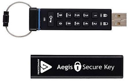 Hasta Tom Cruise recurre a las memorias usb en películas como Misión Imposible V, te explicamos la razón. memoria usb con tecla de pin integrado