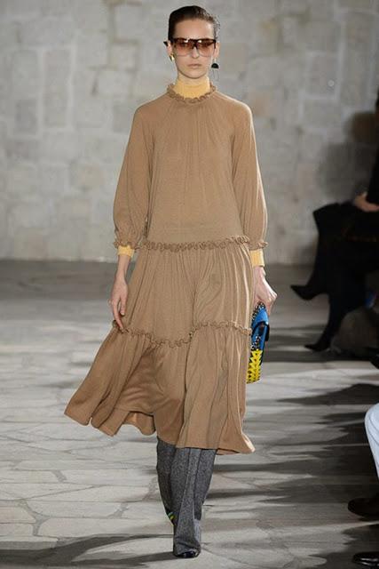 Vestido sobre pantalon Loewe