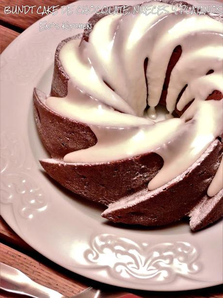 Bundt Cake de chocolate, nueces y platanos