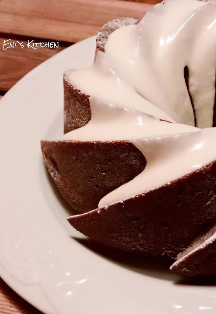 Bundt Cake de chocolate, nueces y platanos