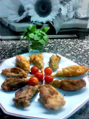 Flores de calabaza rellenas