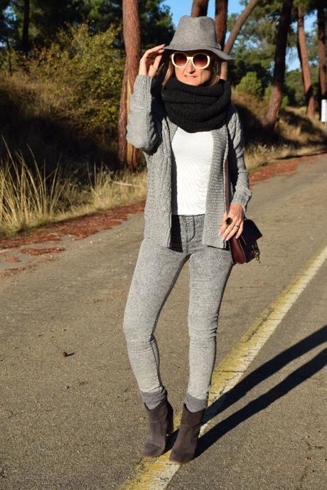 Weekend grey outfit