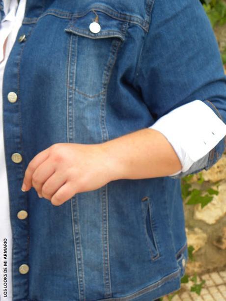 denimjacket-look-denim-jacket-look-chaqueta-vaquera-tipos-de-chaqueta-vaquera-look-camisa-blanca-leggings-boots-look-gorditas-ropa-para-gorditas-en-madrid-blogger-curvy-españa-curvy-blogger-look-madrid-blogger-madrid-moda-look-talla-grande-blogs-de-talla-blog-tallas-grandes-madrid-grande-plus-size-blogger-curvy-mujeres-reales-bloggermadrid-los-looks-de-mi-armario-personal-shopper-madrid-outfit-gorditas-blogger-talla-grande- http://www.loslooksdemiarmario.com/2015/10/denim-jacket-look-curvy.html