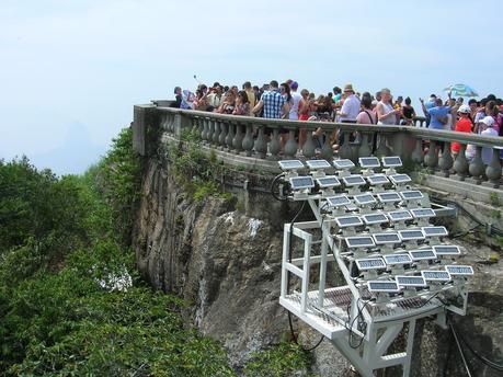 Multitud de turista en el Cristo, Río Mirador del Cristo Corcovado, Rio de Janeiro, Brasil, La vuelta al mundo de Asun y Ricardo, round the world, mundoporlibre.com