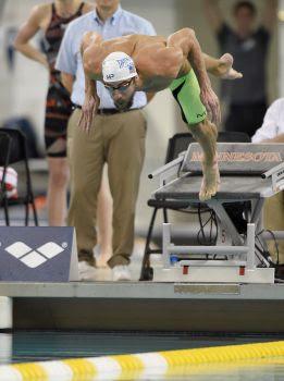 Phelps gana su primera carrera del curso con miras a Rio 2016