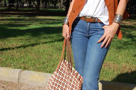 fLARED jEANS + mÁXI cOLLAR + pERFECTO #nOUNIFORMES fLARED jEANS + mÁXI cOLLAR + pERFECTO #nOUNIFORMES