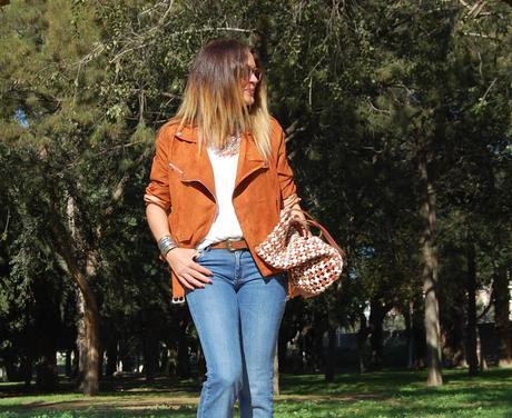 fLARED jEANS + mÁXI cOLLAR + pERFECTO #nOUNIFORMES fLARED jEANS + mÁXI cOLLAR + pERFECTO #nOUNIFORMES