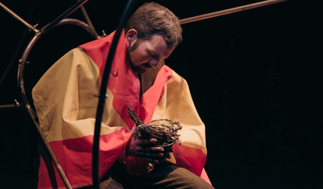Crítica de “Flores de España”, dirigida por dirigida por Miguel Ángel Quirós.
