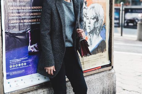 Cuneo_Italia-GRey_Blazer-Levis_Serie_700-Chanel_Shoes-Gucci_Dionysus-Black_Jeans-Outfit-Topknot-Street_Style-Collage_Vintage-49
