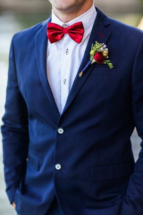Traje para el novio ¿Romper o no con lo establecido? traje azul y pajarita