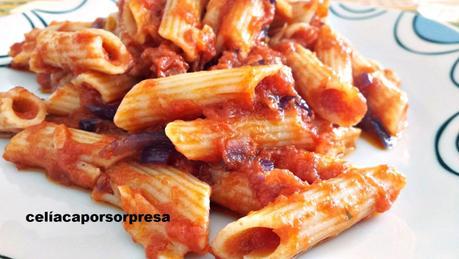 PLUMAS CON SALSA DE CEBOLLA MORADA Y CHORIZO plumas-con-salsa-de-cebolla-morada-y-chorizo