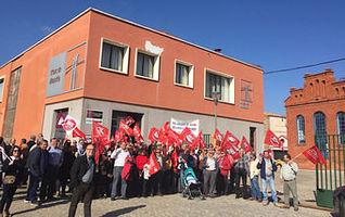 Los prejubilados de MAYASA vuelven a concentrarse en Almadén para reclamar el abono de los atrasos