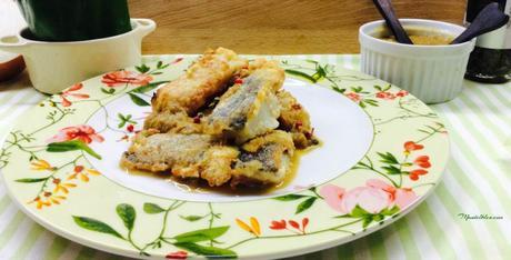 Bacalao rebozado con crema de pimiento verde