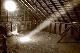 Descubriendo el significado de soñar con un desván. sueño con desvanes