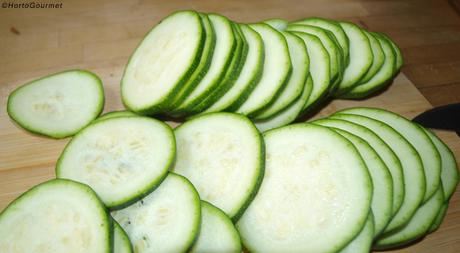 RECETA: Habas con calabacín y huevo escalfado