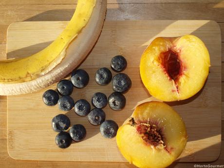 RECETA: Batido de plátano, melocotón y arándanos